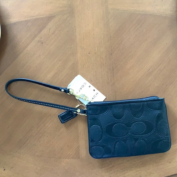 Coach Handbags - NWT Coach Wristlet Black Leather ❤️❤️❤️